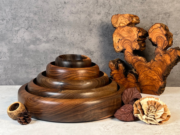 بسیار زیبا و پر کاربرد تهیه شده از چوب گردو و در سایزهایه پر مصرف بسیار زیبا و با کیفیت